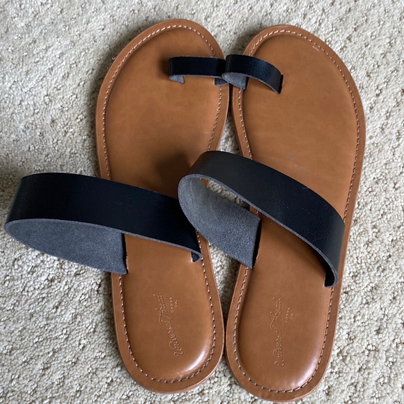 Universal Thread Sandals - Picture 1 of 4